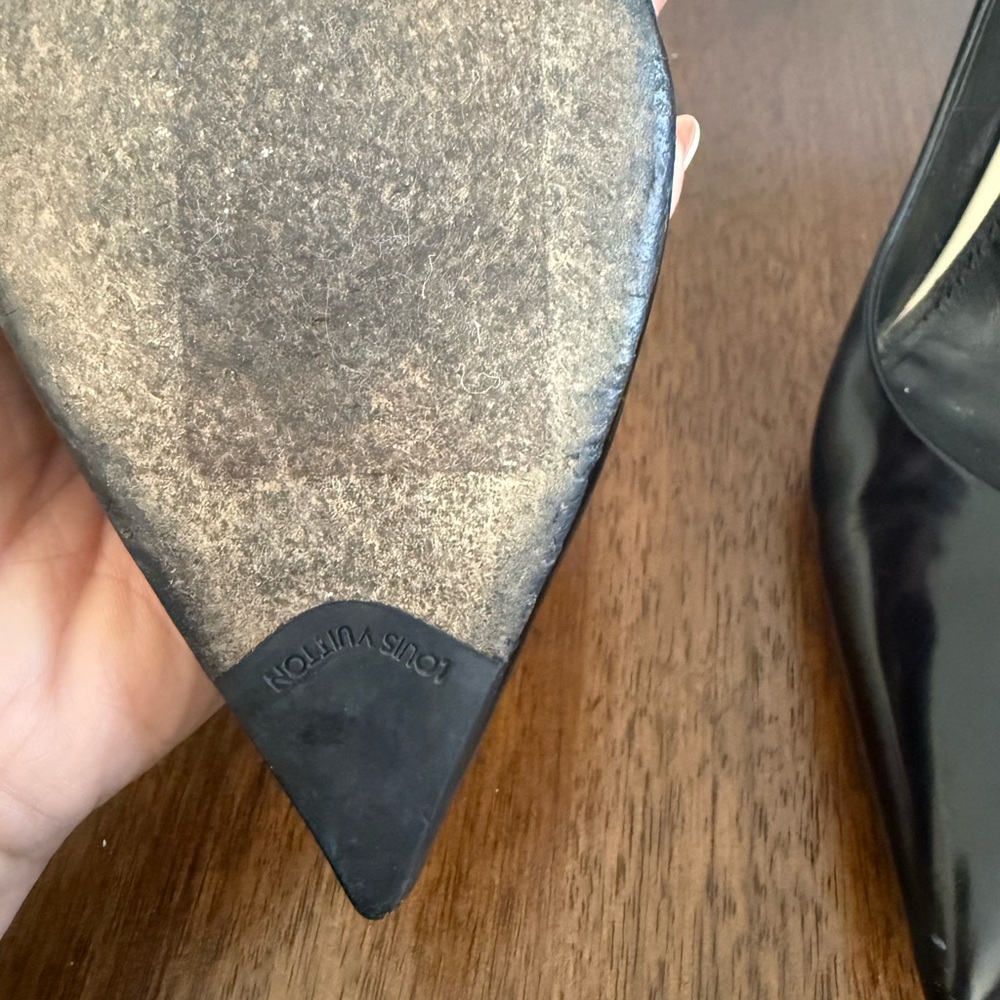 Louis Vuitton Sleek Black Pointed Heels - Picture 9 of 9